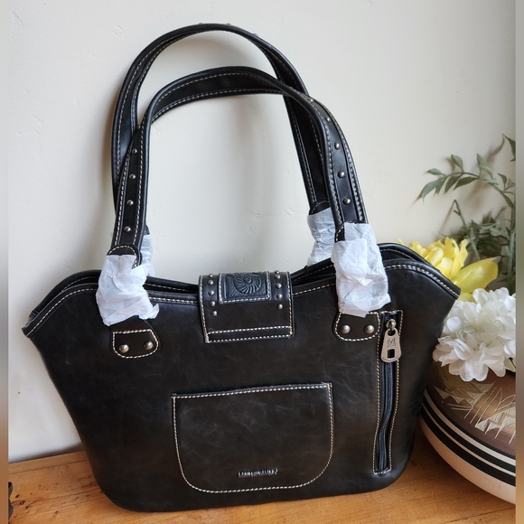 NIB Montana West Tooling Concealed Carry Collection Handbag - Picture 4 of 7